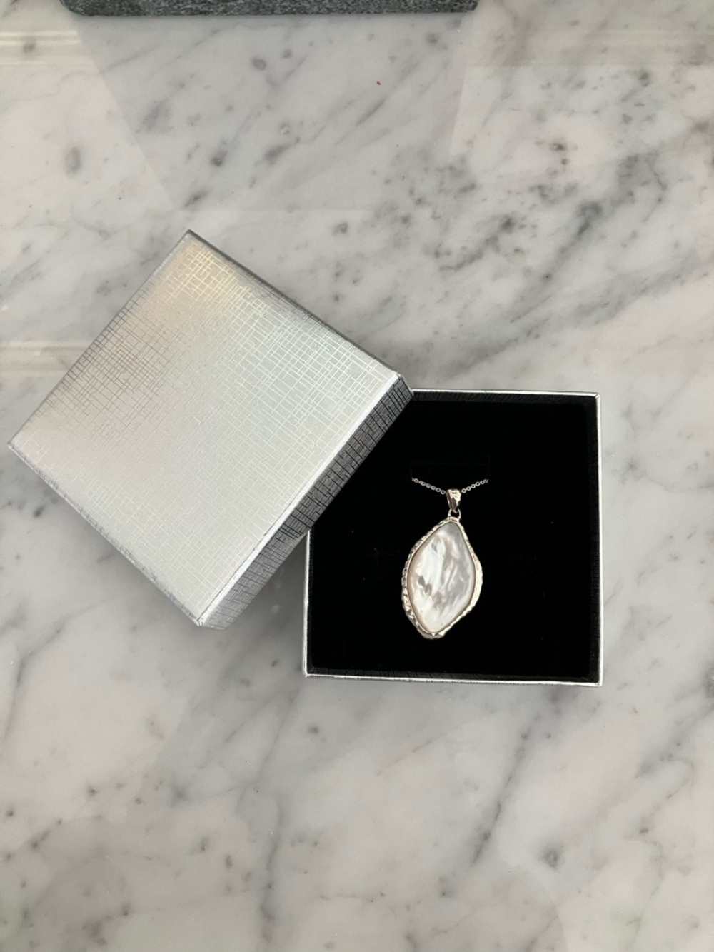 Free Gift - Silver Mother-of-Pearl Teardrop Pendant Necklace - Picture 2 of 5